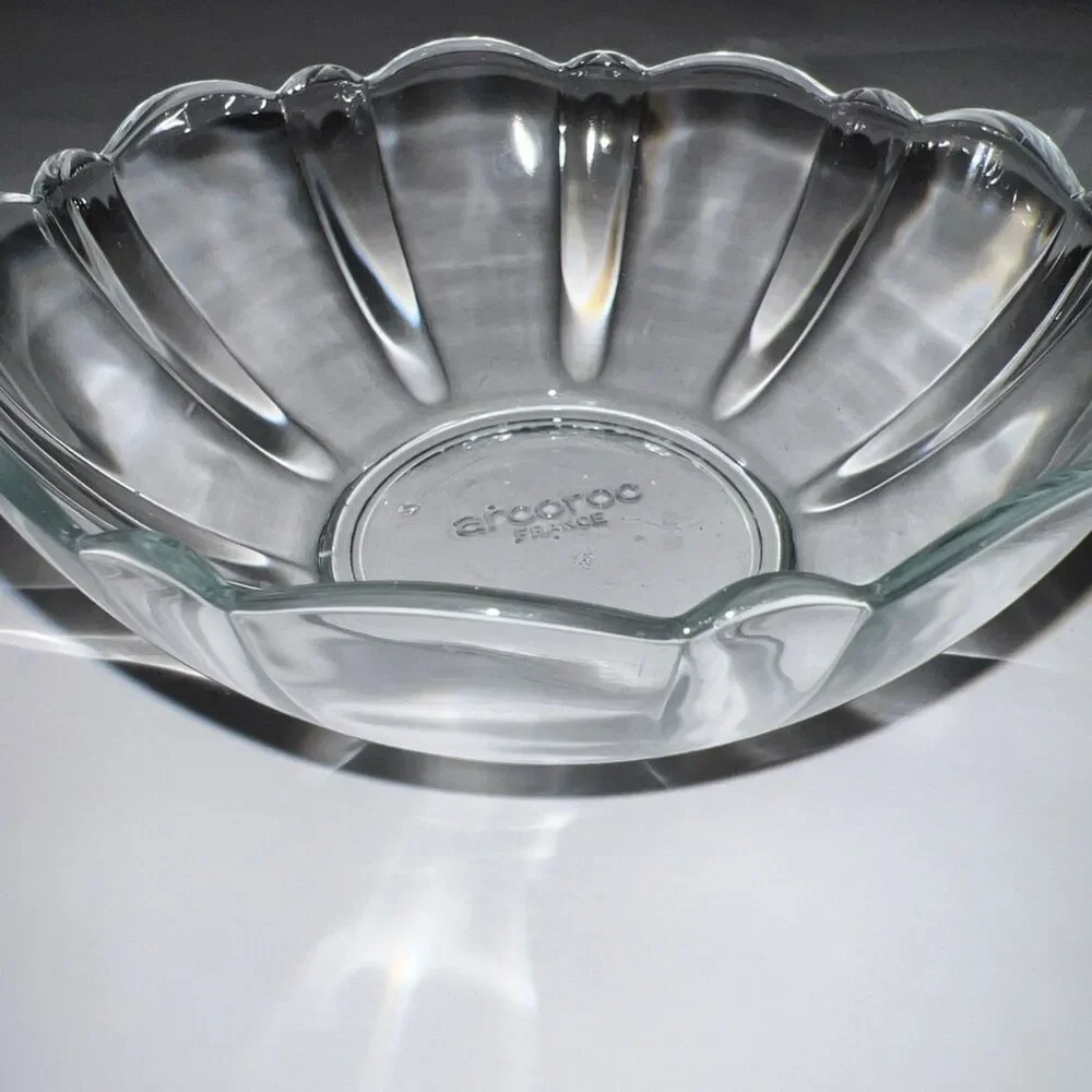 Arcoroc France BERRY DESSERT BOWL Clear Glass Petal Panels Scalloped (5”)